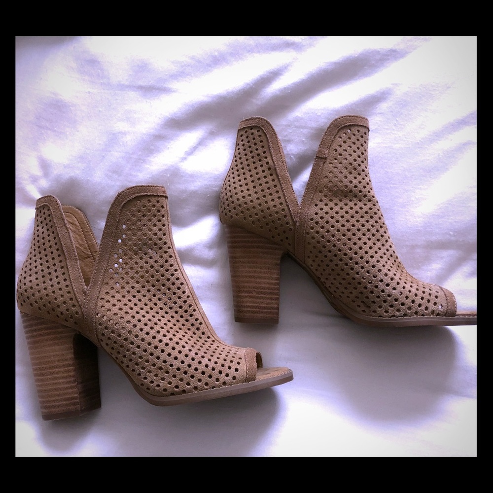 Lucky brand stacked heal, peep toe bootie